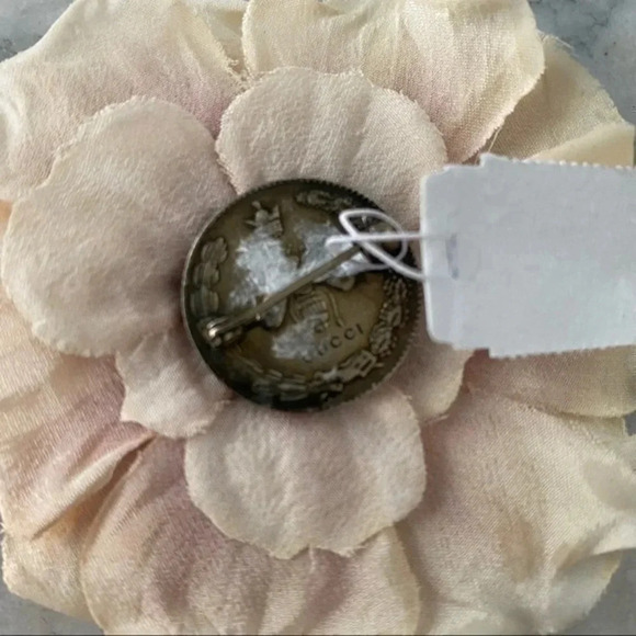 Gucci Brooch Pin Accesorie NWOT B532 - Picture 2 of 2
